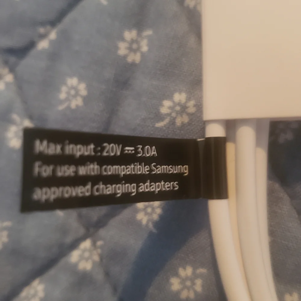 Samsung Factory Original Cable Lightening BRAND NEW NEVER USED